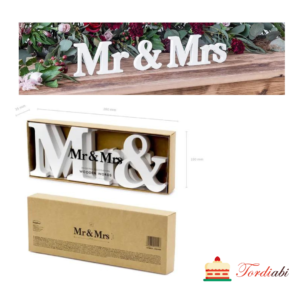 Tordiabi puidust pulmadekoratsioon Mr ja Mrs