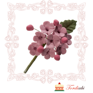 Tordiabi lillekimp lillakate hortensiatega suhkrudekoor
