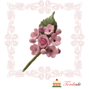 Tordiabi lillekimp roos ja lillad hortensiad suhkrudekoor
